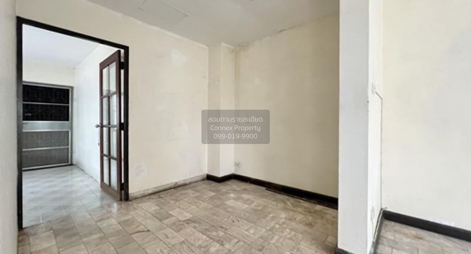For sale 3 bedrooms house in Taling Chan, Bangkok