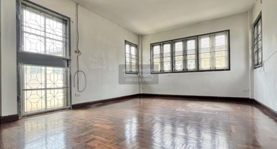 For sale 3 bedrooms house in Taling Chan, Bangkok