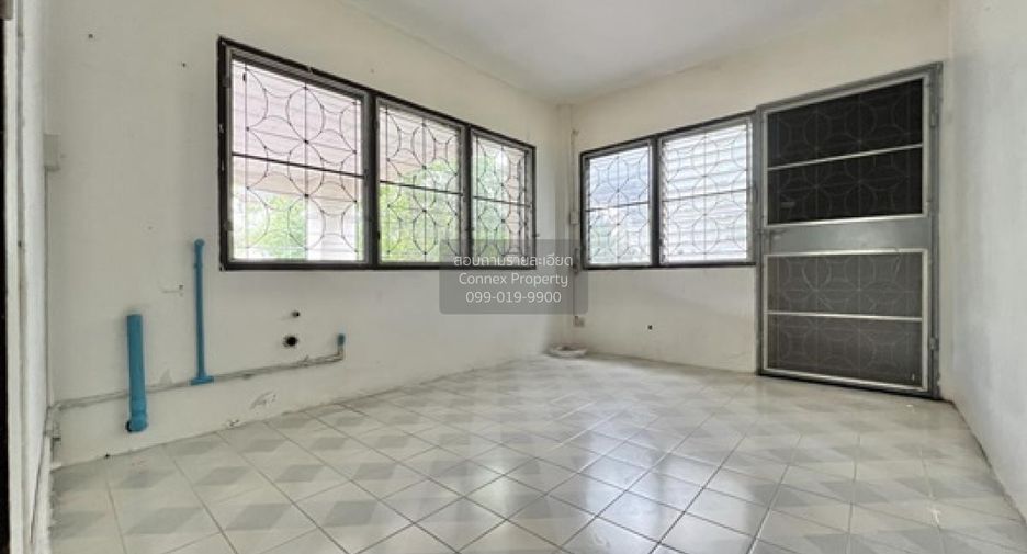 For sale 3 bedrooms house in Taling Chan, Bangkok