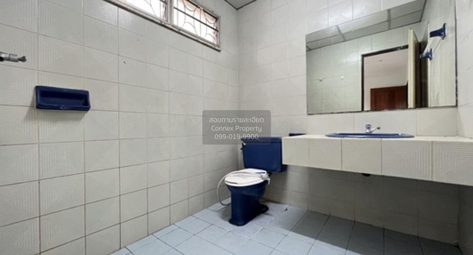 For sale 3 bedrooms house in Taling Chan, Bangkok
