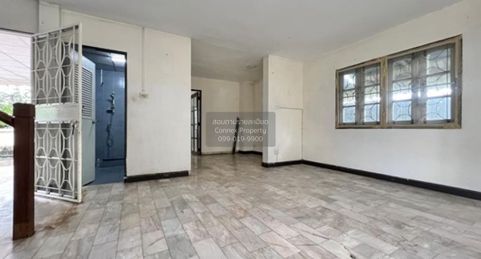 For sale 3 bedrooms house in Taling Chan, Bangkok