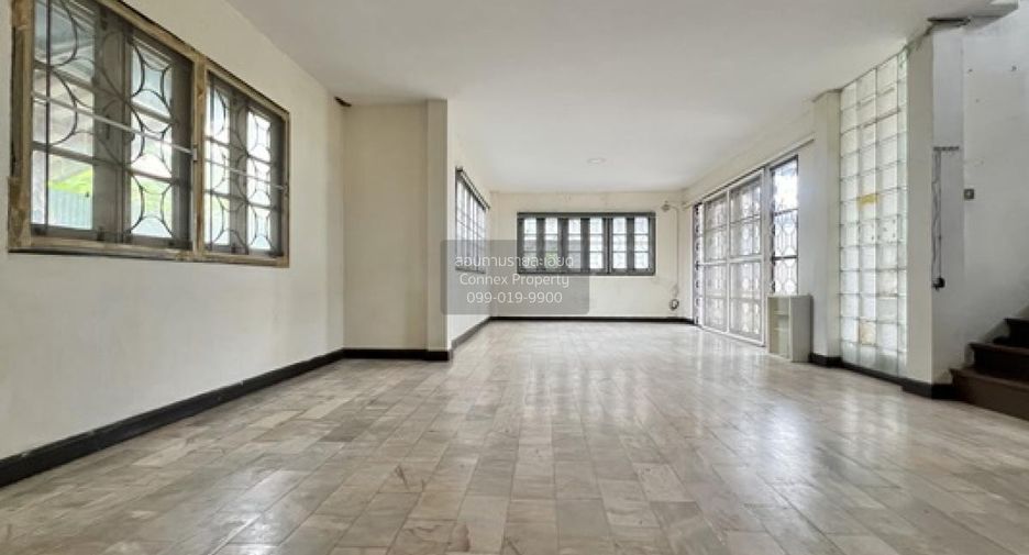 For sale 3 bedrooms house in Taling Chan, Bangkok