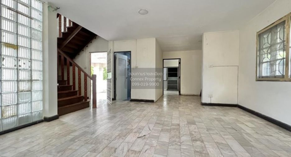 For sale 3 bedrooms house in Taling Chan, Bangkok