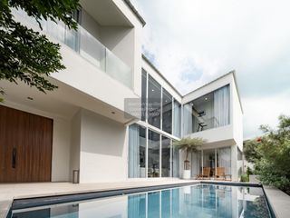 For sale 5 bedrooms house in Wang Thonglang, Bangkok