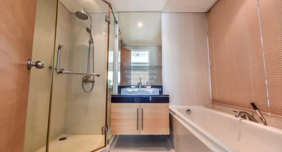 For sale 2 bedrooms condo in Khlong Toei, Bangkok