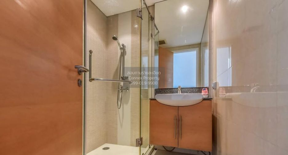 For sale 2 bedrooms condo in Khlong Toei, Bangkok