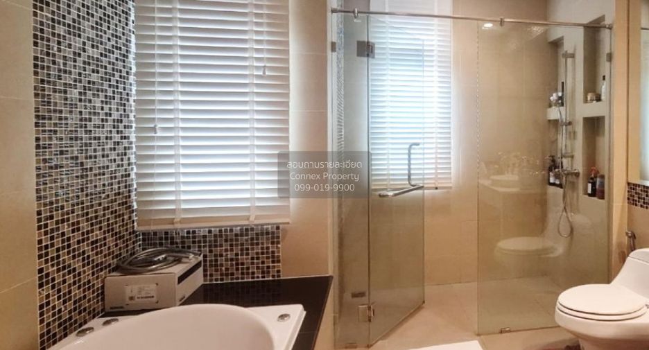 For sale 5 bedrooms house in Khan Na Yao, Bangkok