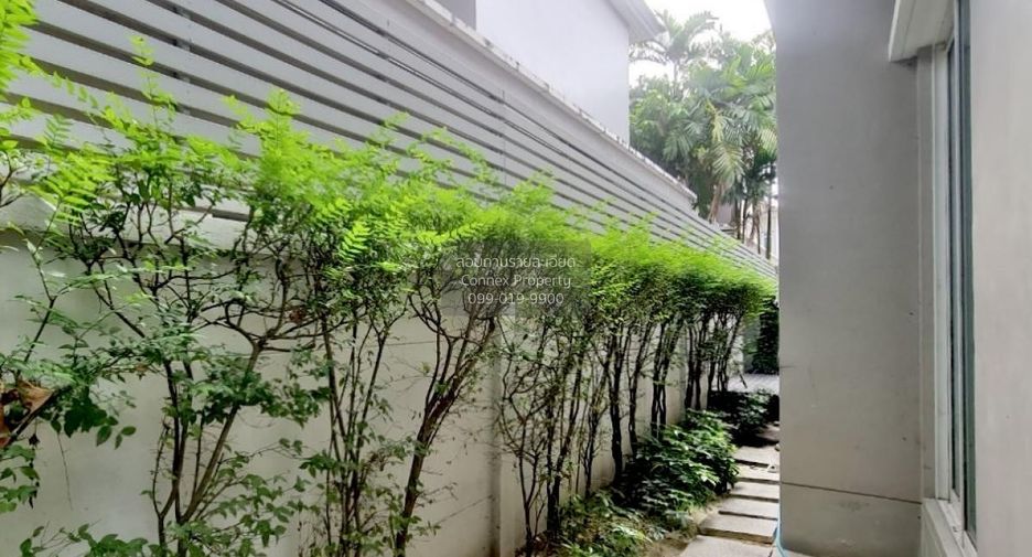 For sale 5 bedrooms house in Khan Na Yao, Bangkok