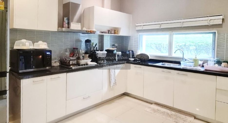 For sale 5 bedrooms house in Khan Na Yao, Bangkok