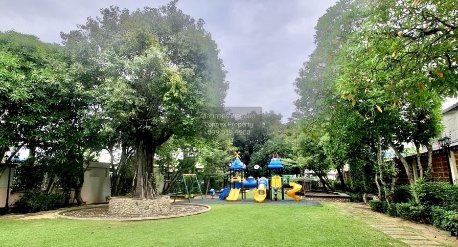 For sale 5 bedrooms house in Khan Na Yao, Bangkok