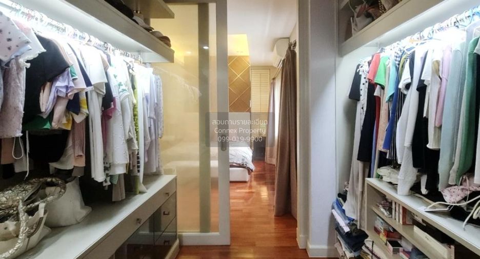 For sale 5 bedrooms house in Khan Na Yao, Bangkok