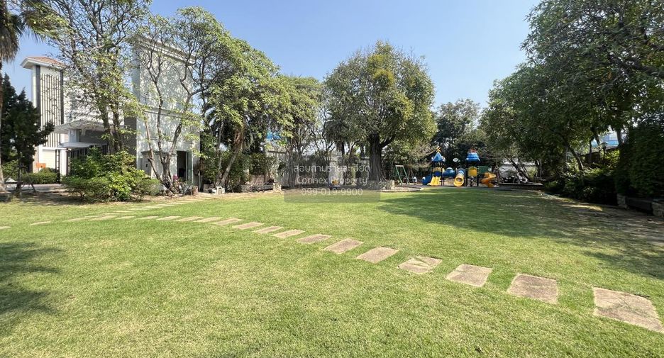For sale 5 bedrooms house in Khan Na Yao, Bangkok