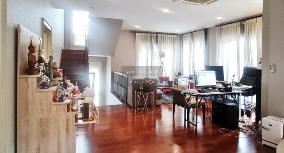 For sale 5 bedrooms house in Khan Na Yao, Bangkok