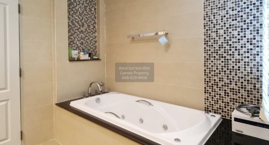 For sale 5 bedrooms house in Khan Na Yao, Bangkok