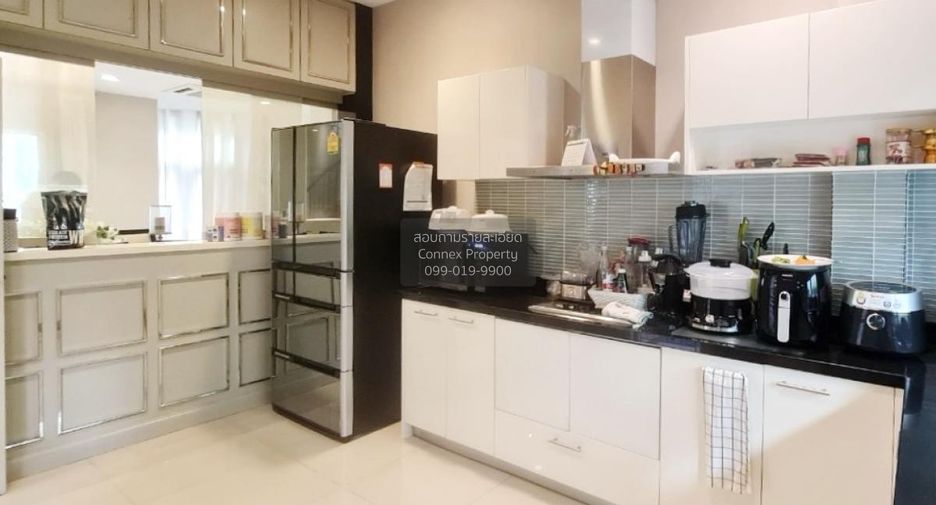 For sale 5 bedrooms house in Khan Na Yao, Bangkok