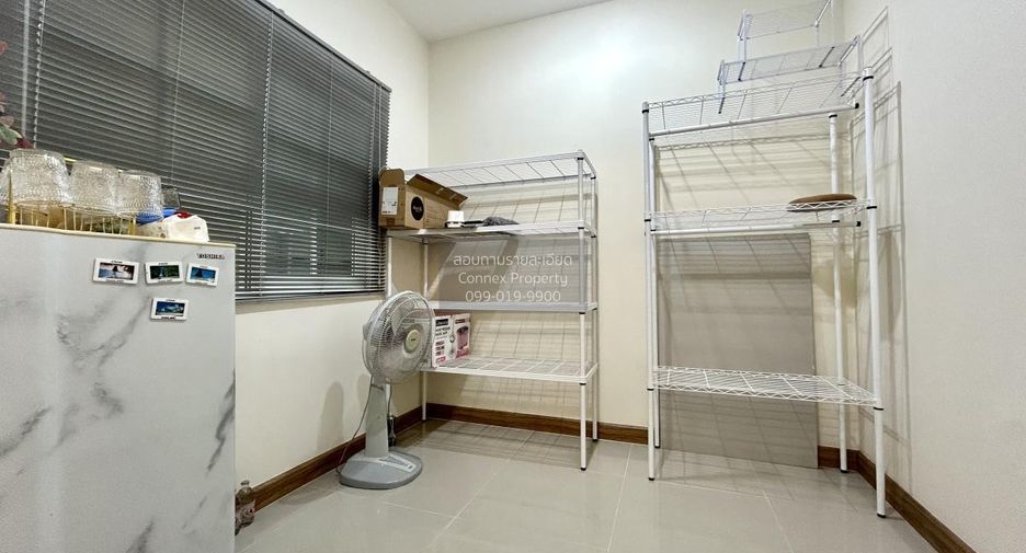 For sale 4 bedrooms townhouse in Ban Pho, Chachoengsao