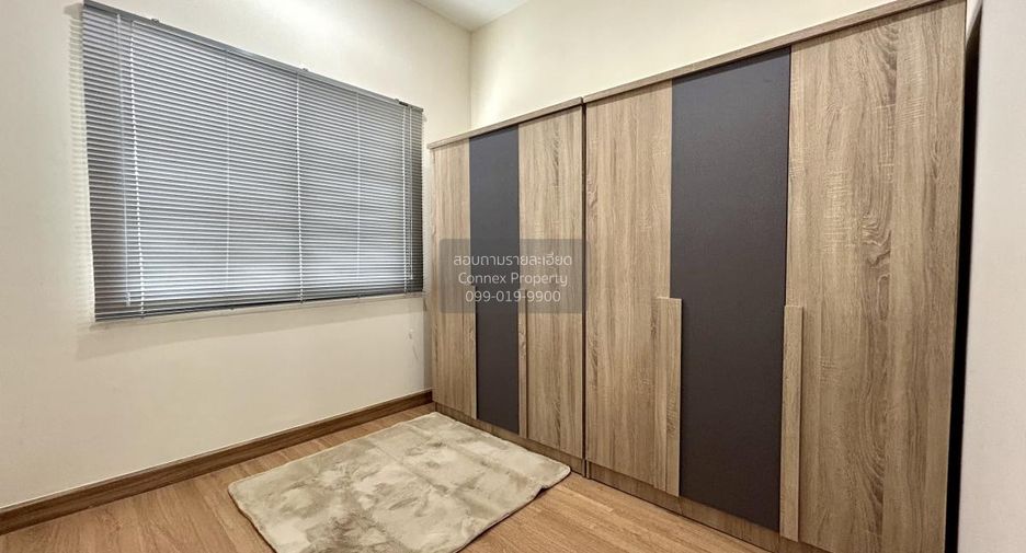 For sale 4 bedrooms townhouse in Ban Pho, Chachoengsao