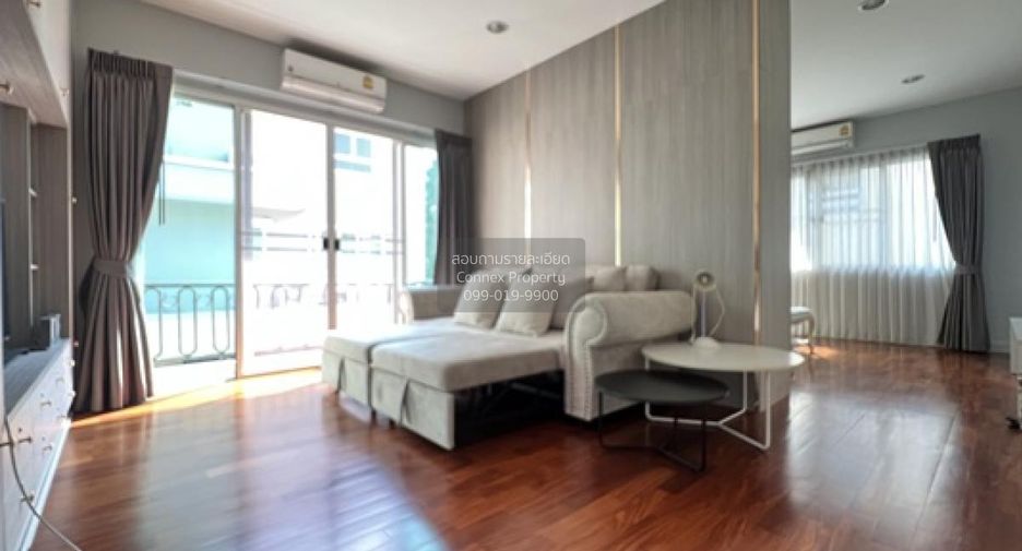 For sale 5 bedrooms house in Khan Na Yao, Bangkok