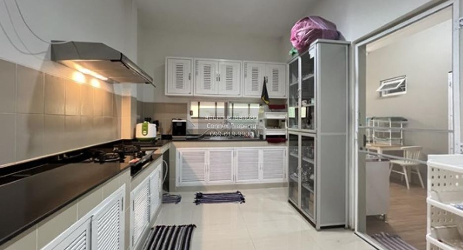 For sale 5 bedrooms house in Khan Na Yao, Bangkok