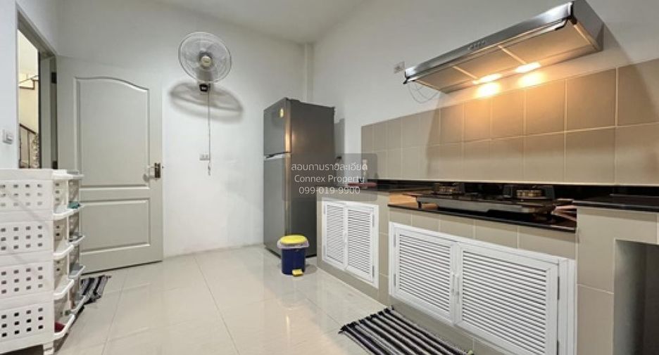 For sale 5 bedrooms house in Khan Na Yao, Bangkok