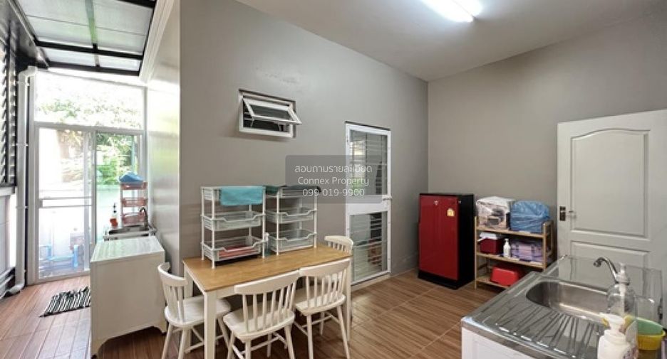 For sale 5 bedrooms house in Khan Na Yao, Bangkok