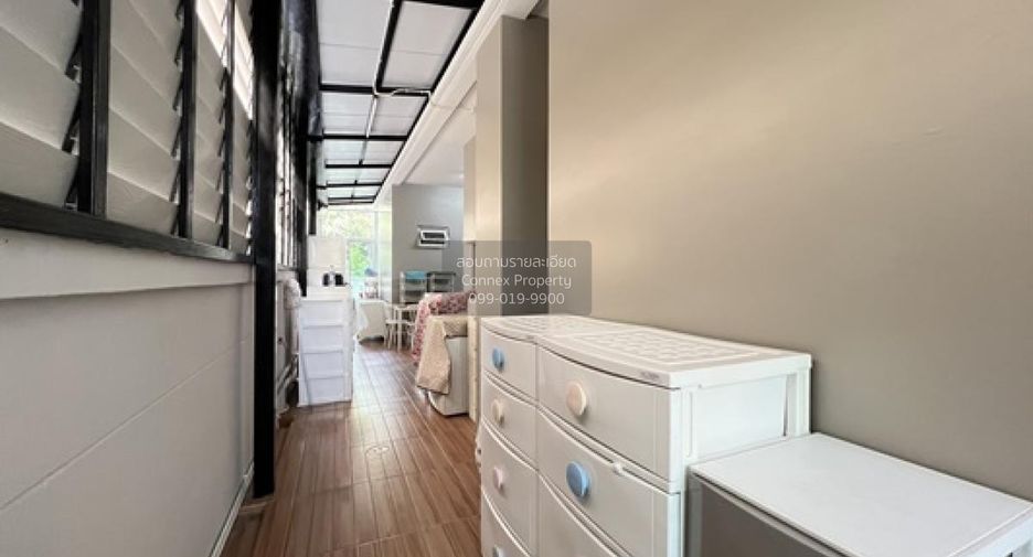 For sale 5 bedrooms house in Khan Na Yao, Bangkok
