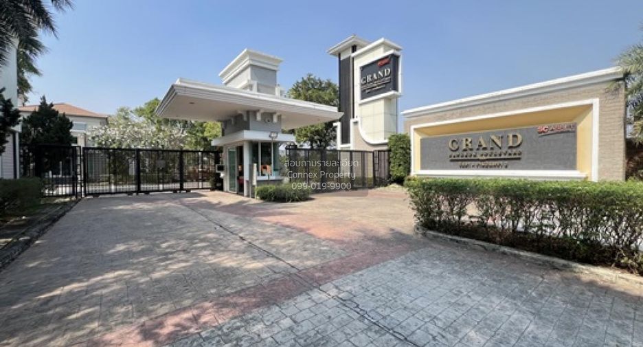 For sale 5 bedrooms house in Khan Na Yao, Bangkok