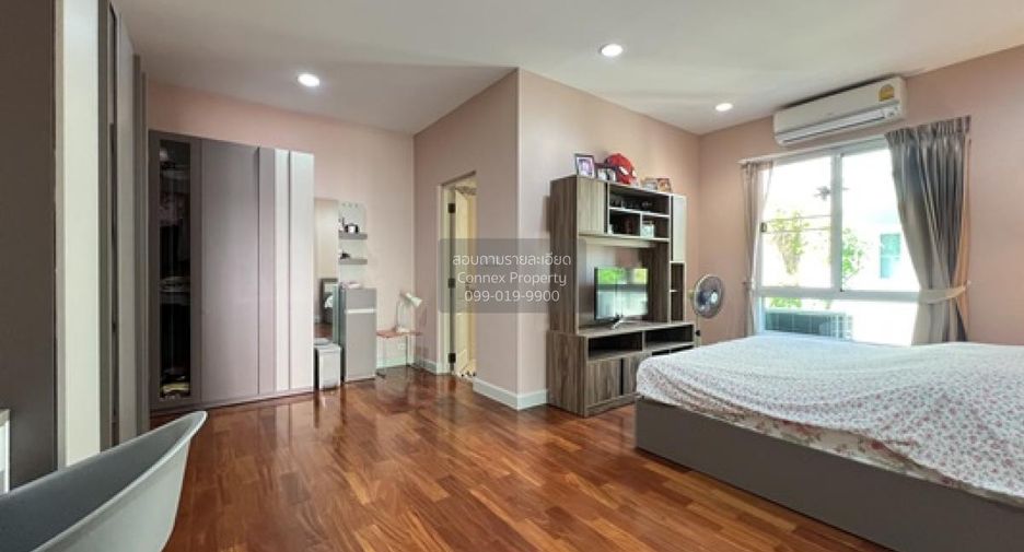For sale 5 bedrooms house in Khan Na Yao, Bangkok