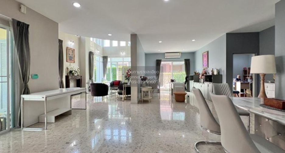 For sale 5 bedrooms house in Khan Na Yao, Bangkok