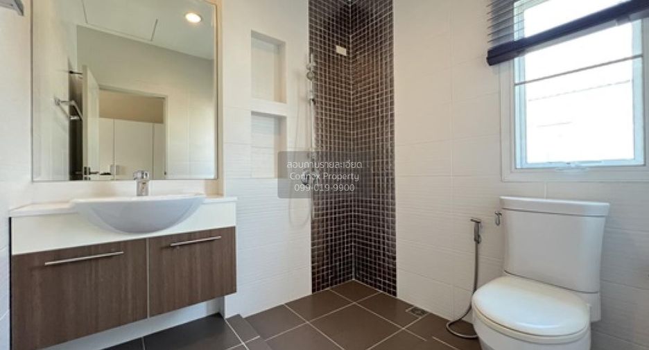 For sale 5 bedrooms house in Khan Na Yao, Bangkok