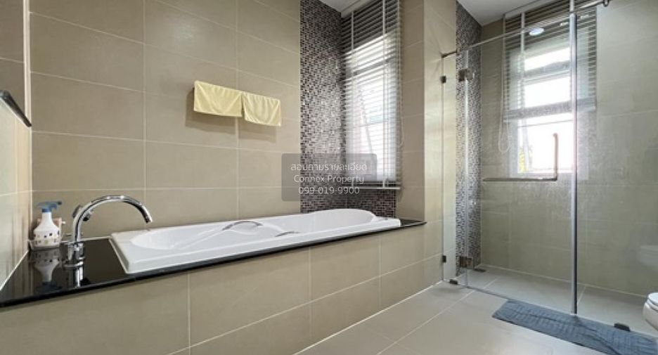 For sale 5 bedrooms house in Khan Na Yao, Bangkok