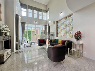 Haus zum Kauf mit 5 Zimmer in Khan Na Yao, Bangkok
