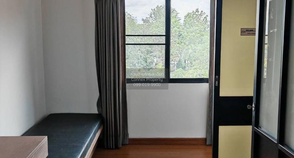 For sale 3 bedrooms townhouse in Don Mueang, Bangkok