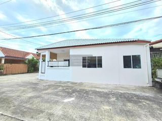 Casa adosada en venta de 3 habitaciones en Mueang Samut Prakan, Samut Prakan