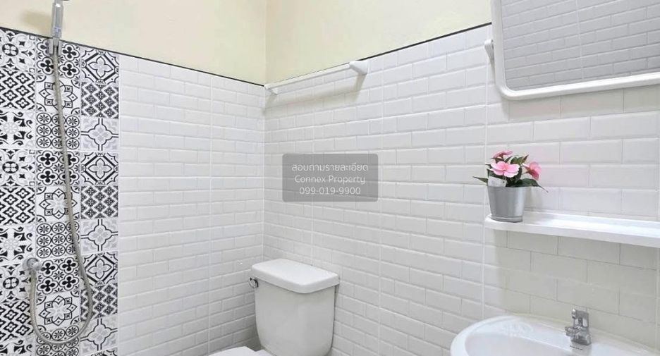 Casa adosada en venta de 3 habitaciones en Mueang Samut Prakan, Samut Prakan