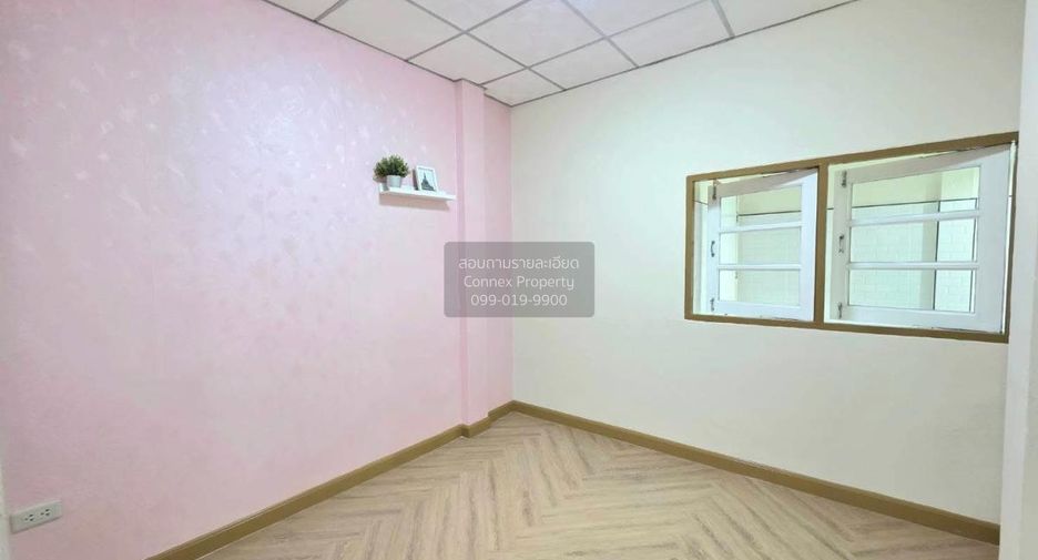 Casa adosada en venta de 3 habitaciones en Mueang Samut Prakan, Samut Prakan