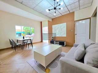 Casa adosada en venta de 3 habitaciones en Mueang Samut Prakan, Samut Prakan