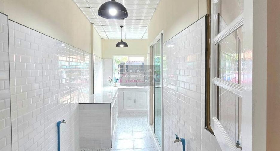 Casa adosada en venta de 3 habitaciones en Mueang Samut Prakan, Samut Prakan