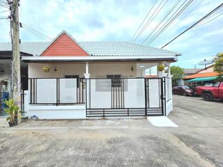 Casa adosada en venta de 3 habitaciones en Mueang Samut Prakan, Samut Prakan