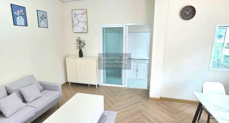 Casa adosada en venta de 3 habitaciones en Mueang Samut Prakan, Samut Prakan