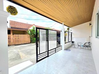 Casa adosada en venta de 3 habitaciones en Mueang Samut Prakan, Samut Prakan