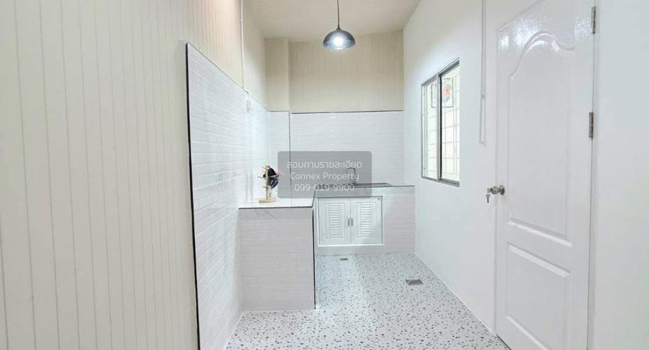 For sale 3 bedrooms townhouse in Phra Samut Chedi, Samut Prakan