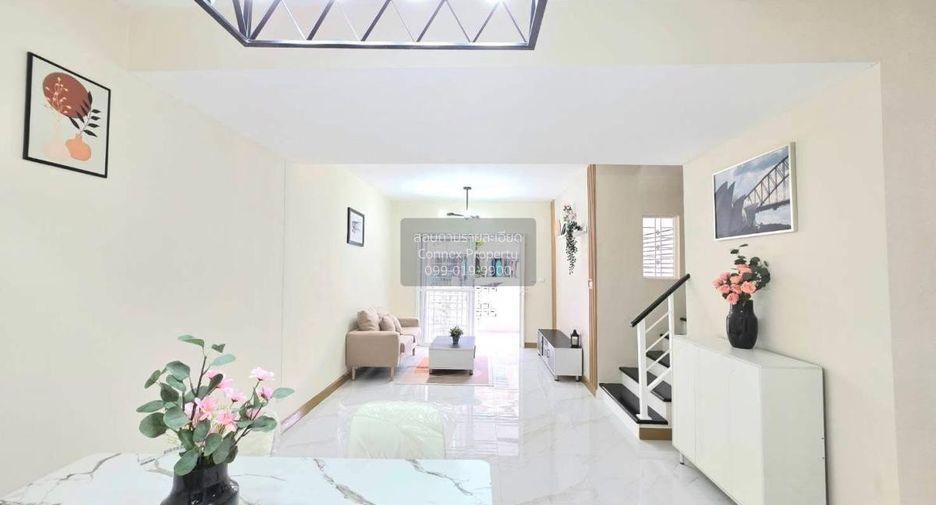 For sale 3 bedrooms townhouse in Phra Samut Chedi, Samut Prakan
