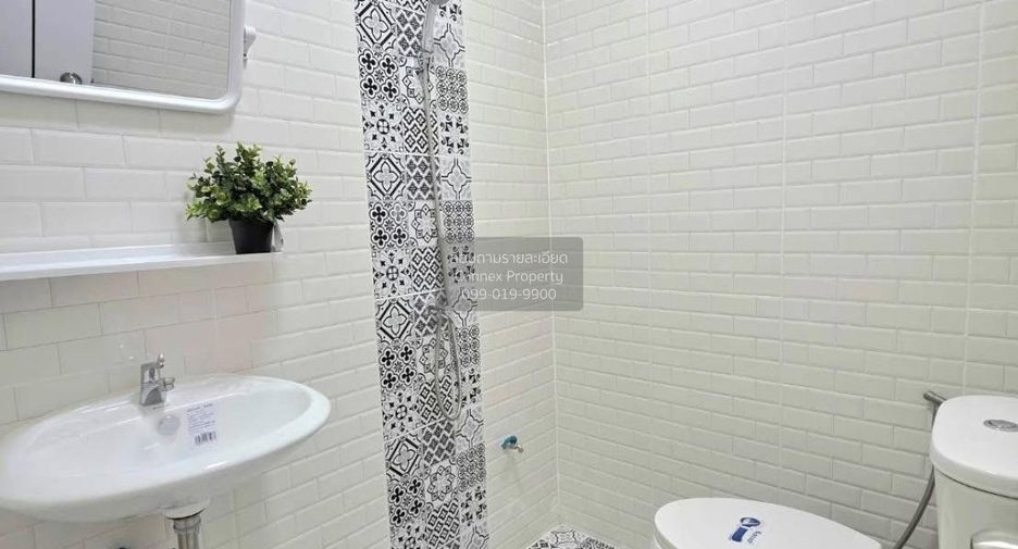 For sale 2 bedrooms townhouse in Mueang Samut Prakan, Samut Prakan