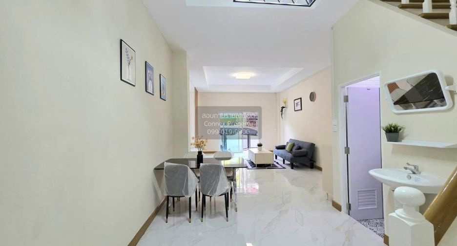 For sale 2 bedrooms townhouse in Mueang Samut Prakan, Samut Prakan