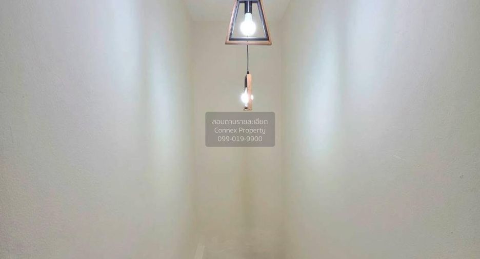 For sale 2 bedrooms townhouse in Mueang Samut Prakan, Samut Prakan