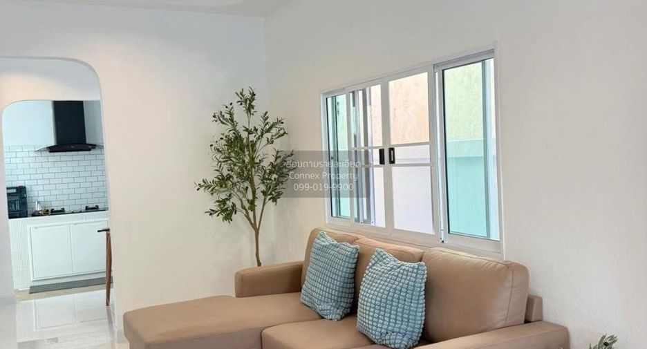 Casa adosada en venta de 4 habitaciones en Nong Chok, Bangkok