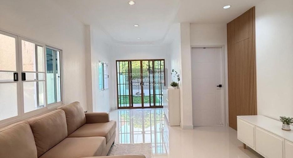Casa adosada en venta de 4 habitaciones en Nong Chok, Bangkok