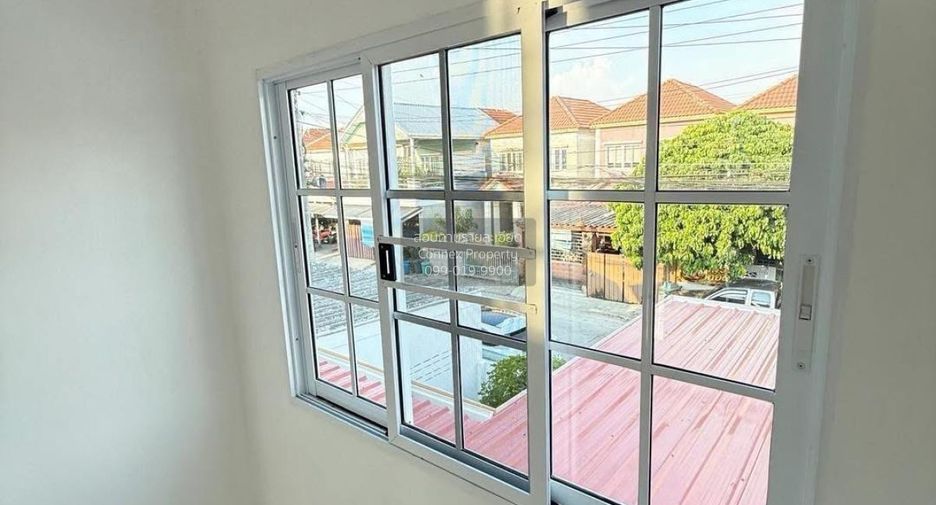 Casa adosada en venta de 4 habitaciones en Nong Chok, Bangkok