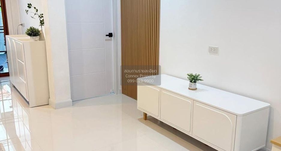Casa adosada en venta de 4 habitaciones en Nong Chok, Bangkok